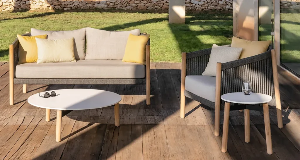 Lento lounge sofa is a outdoor lounge sofa, best suited for hospitality settings, made of teak structure and rope on tightly weaved aluminum