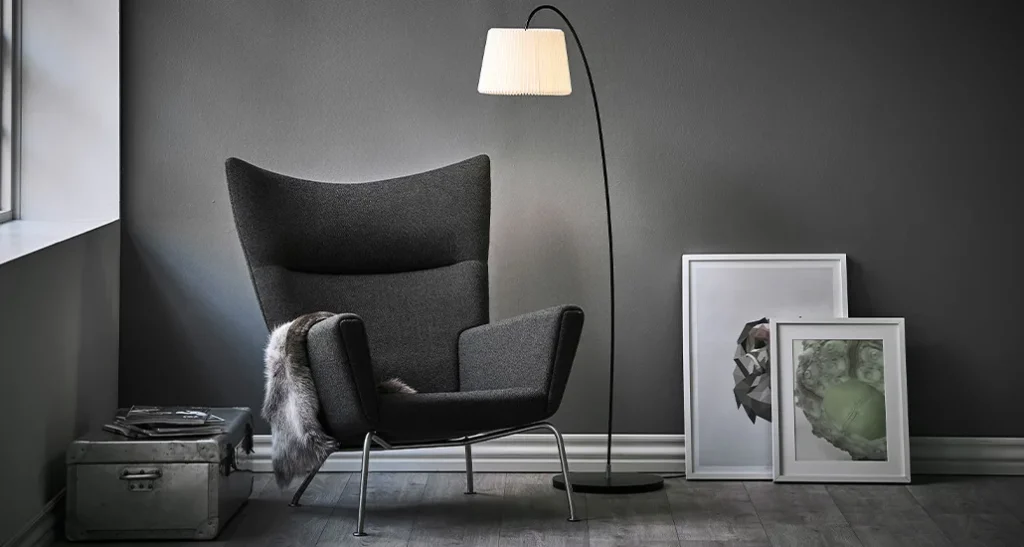 Snowdrop floor lamp is a contemporary floor lamp made of paper lampshade and is best suited for hospitality and residential settings