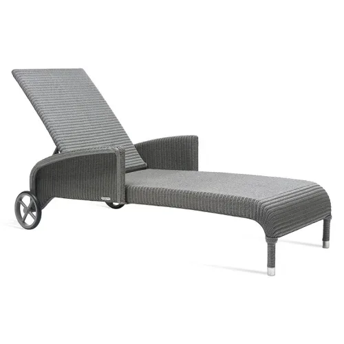 Dovile sunlounger with arms