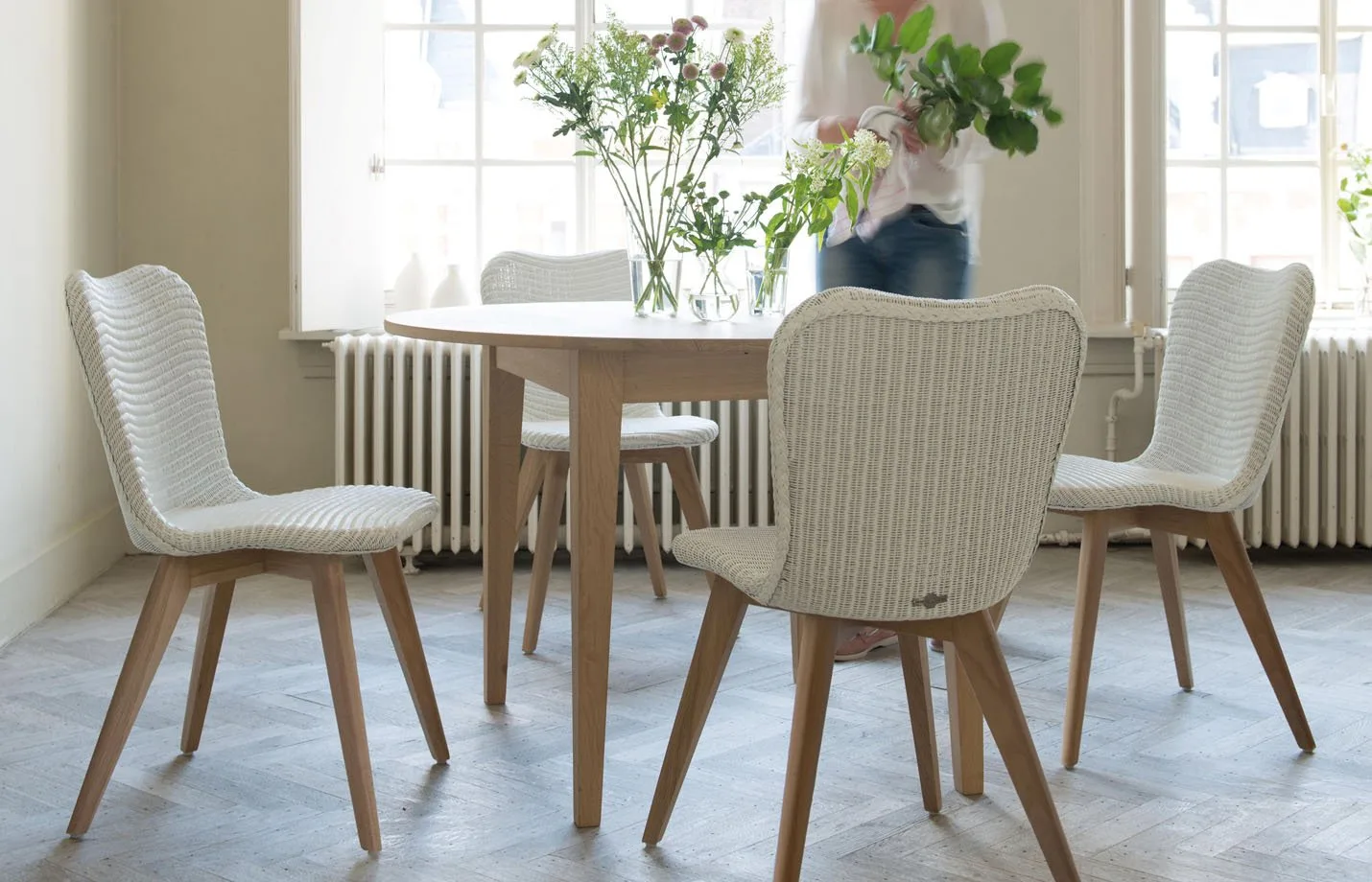 Lily dining chair oak base LS01
