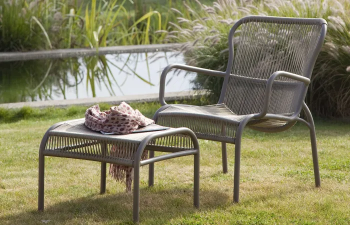Loop lounge chair with footrest ls3