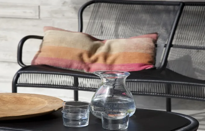 Loop sofa with side table black
