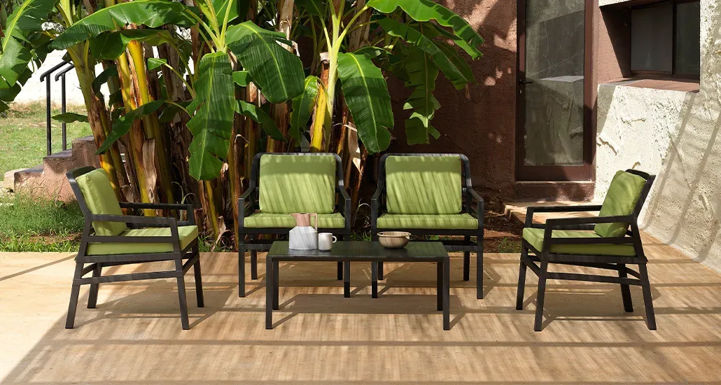Aria Tavolino 100 low table by Nardi is a contemporary outdoor low table suitable for hospitality and residential spaces