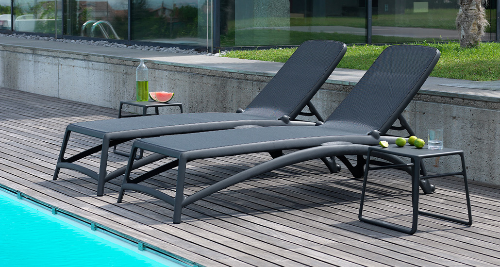 atlantico sunlounger by nardi is a contemporary outdoor fibreglass sunlounger suitable for hospitality and contract spaces