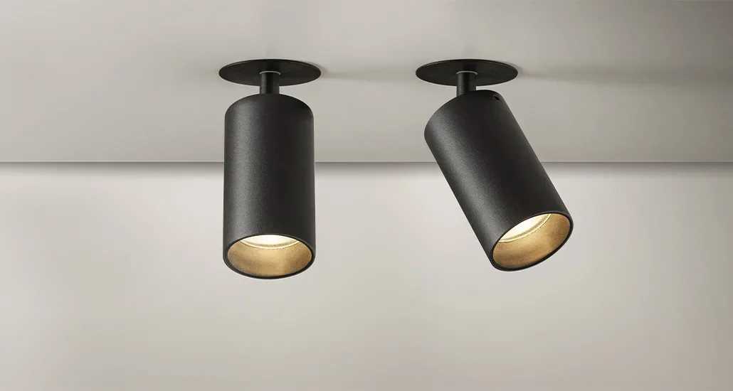Carl ceiling lamp is a contemporary recessed LED ceiling lamp suitable for retail, commercial and hospitality projects