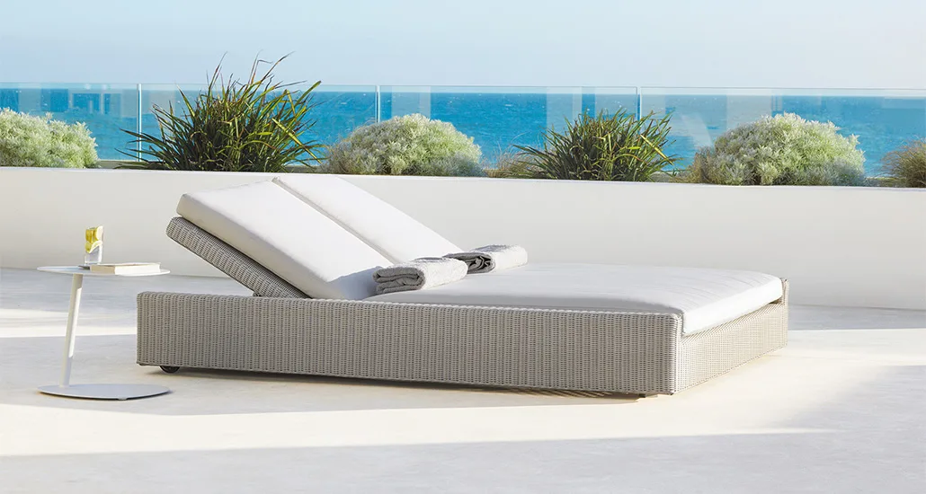 Cube double sunbed is a contemporary adjustable outdoor sunbed made of Etwick fibre suitable for hospitality and contract projects