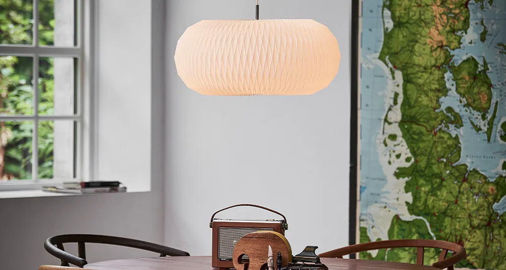 Donut pendant lamp is a contemporary LED pendant lamp with plastic lampshade suitable for hospitality and residential spaces