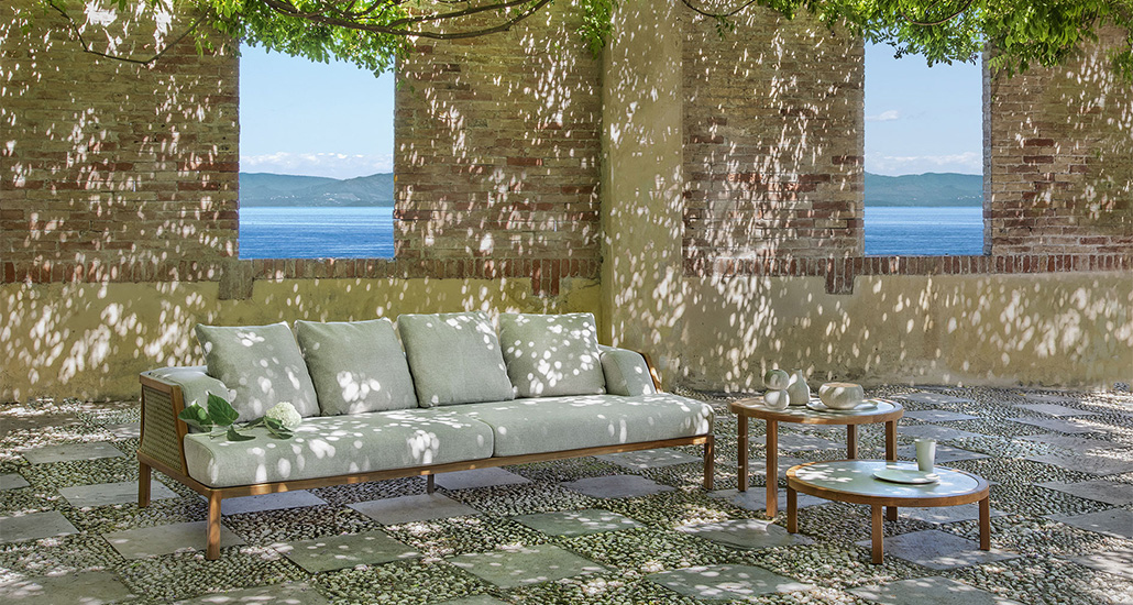 Grand Life sofa is a contemporary outdoor sofa with teak and rope structure and is suitable for hospitality and contract projects