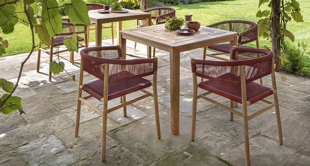 kilt dining chair is a contemporary outdoor dining chair with teak legs, rope seat and is suitable for hospitality and contract projects