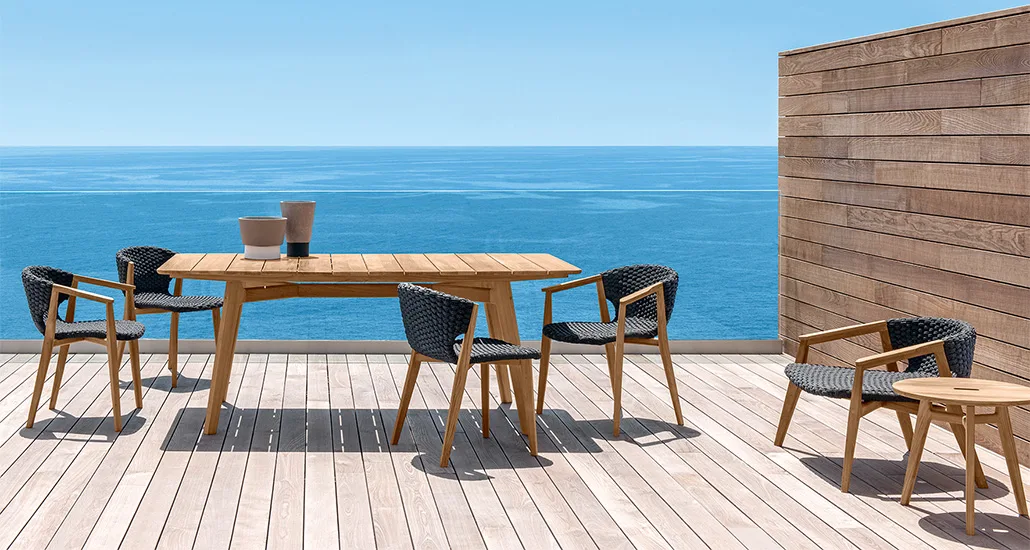 Knit Dining chair is a contemporary outdoor chair with teak and rope structure and is suitable for hospitality and contract projects