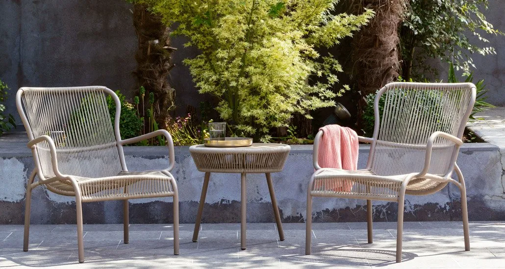 Loop Rope Lounge Chair by Vincent Sheppard is an elegant lounge chair. Seat has Lloyd Loom weaves for comfort. They are easy to maintain Lounge chairs. Loop Lounge chair combines well iwht Loop Rope Side Table.