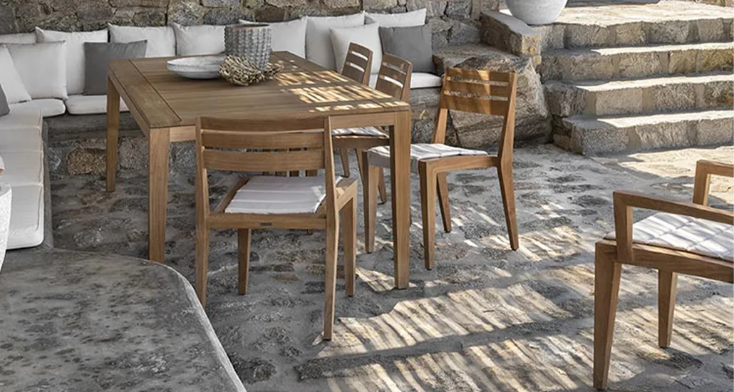 Ribot Table Extendable dining table for hospitality, residential settings by Ethimo