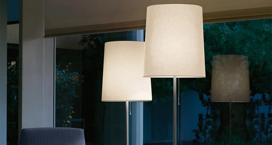 romeo floor lamp is a contemporary floor lamp with metal base and cotton lampshade. romeo is best suitable for hospitality and contract projects