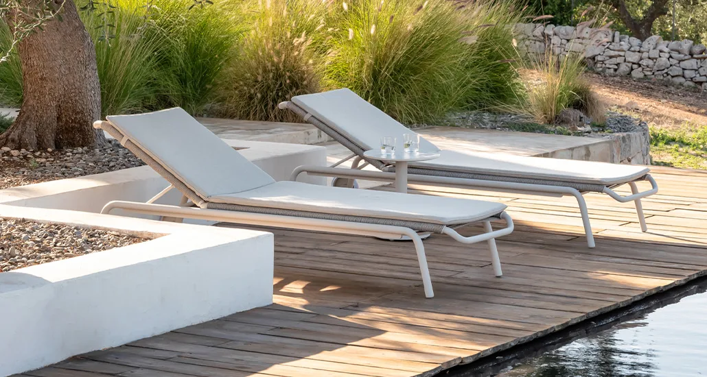 kodo sunlounger is a contemporary outdoor sunlounger with rope and aluminium frame is suitable for hospitality and contract projects.