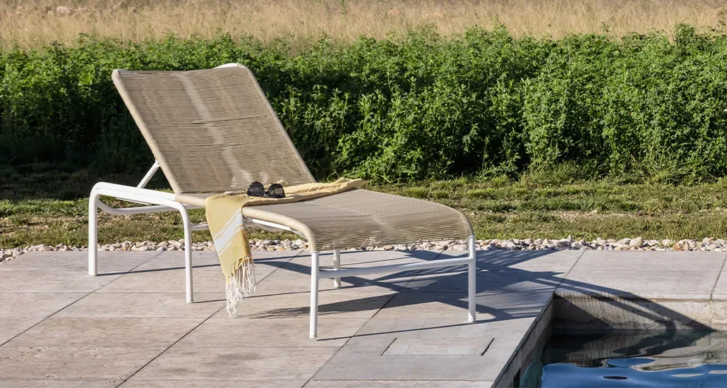 loop sunlounger is a contemporary outdoor sunlounger made of aluminium and rope structure and is suitable for hospitality and contract projects