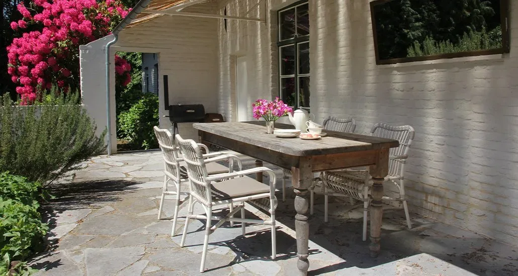 Lucy dining chair y Vicent Sheppard and dining table