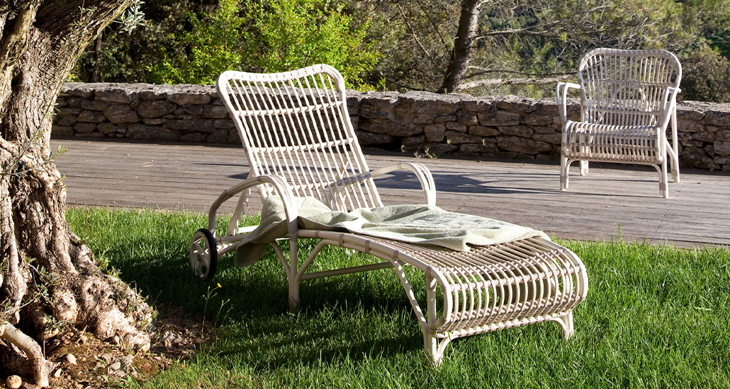 Lucy sunlounger is a contemporary outdoor sunlounger with aluminium and wicker structure and is best suitable for contract and hospitality projects.