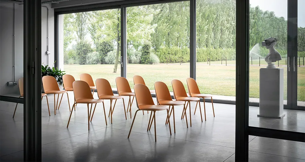 mariolina chair is a contemporary polypropylene chair with metal base and is suitable for office and hospitality projects