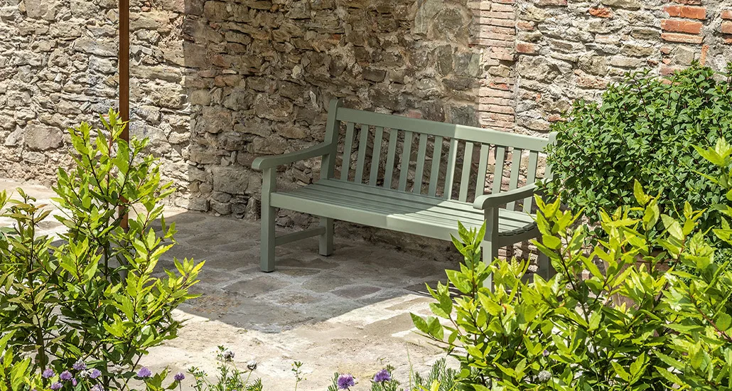 Notting Hill Garden Bench is an contemporary outdoor teak garden bench suitable for hospitality, residential and contract settings