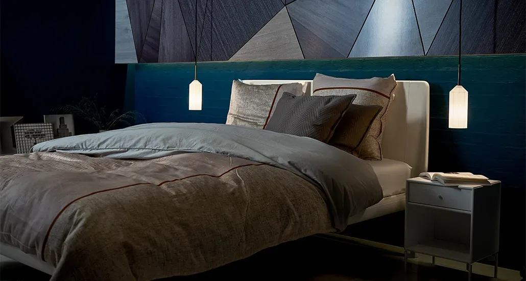 Pliverre pendant lamp is a contemporary pendant lamp with glass shade and LED light and is suitable for hospitality and contract projects,