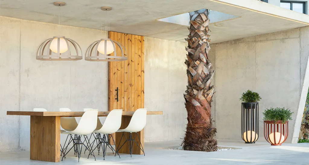bols pendant lamp is a contemporary LED outdoor pendant lamp with aluminium structure and is suitable for contract and hospitality spaces.