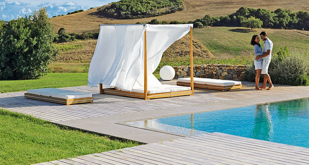 essenza sunbed is a contemporary outdoor sunbed with teak and steel frame is suitable for hospitality and contract projects.