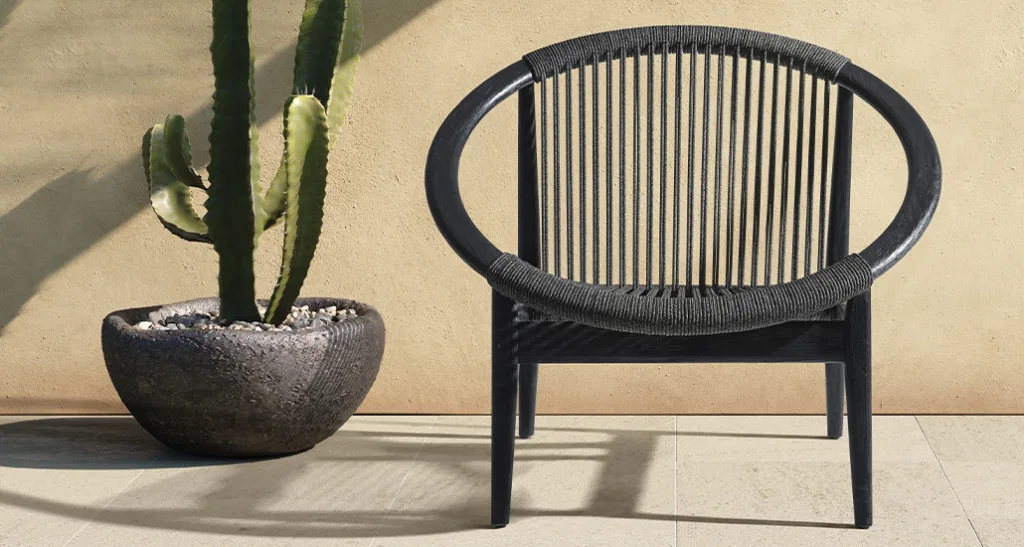 Frida lounge chair is a contemporary outdoor lounge chair with teak and rope structure and is suitable for contract and hospitality projects.