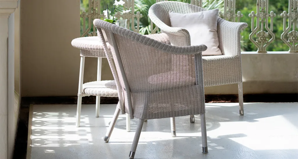 Kenzo dining chair is a contemporary outdoor dining chair with wicker structure and is suitable for contract and hospitality projects.
