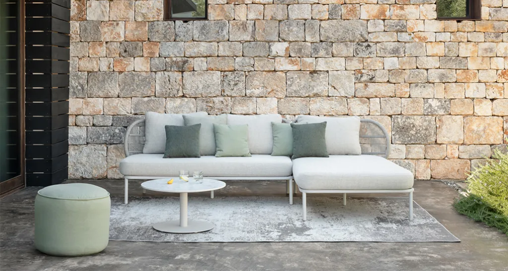 kodo modular sofa is a contemporary outdoor modular sofa with aluminium and rope structure and is suitable for contract and hospitality projecrs