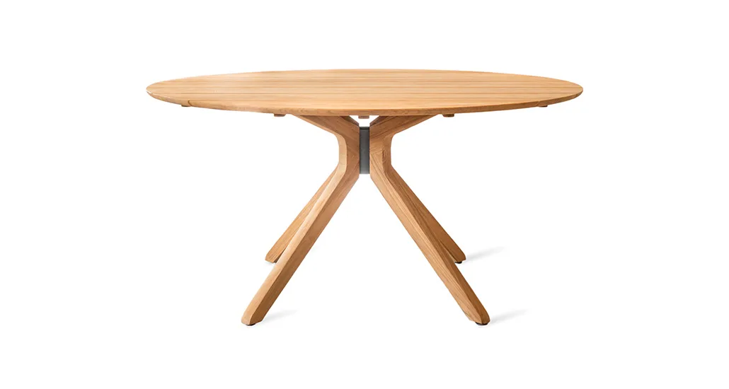 Noa dining table is a contemporary outdoor dining table with teak structure and is suitable for hospitality and contract projects.