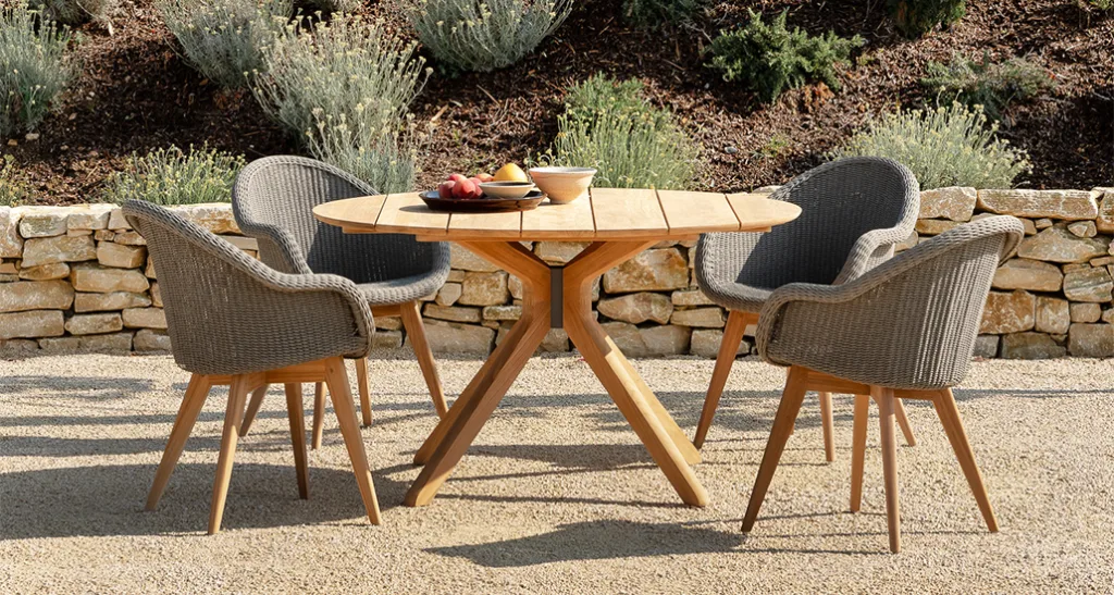 noa dining table is a contemporary outdoor dining table with teak structure and is suitable for hospitality and contract projects.