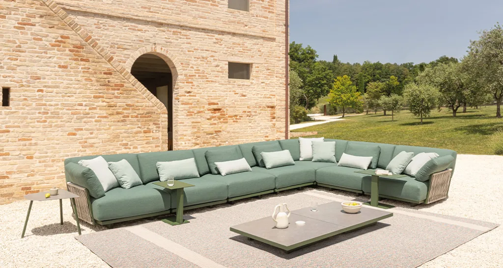 solaris collection is a contemporary modular sofa with aluminum and rope and is suitable for hospitality and contract spaces.