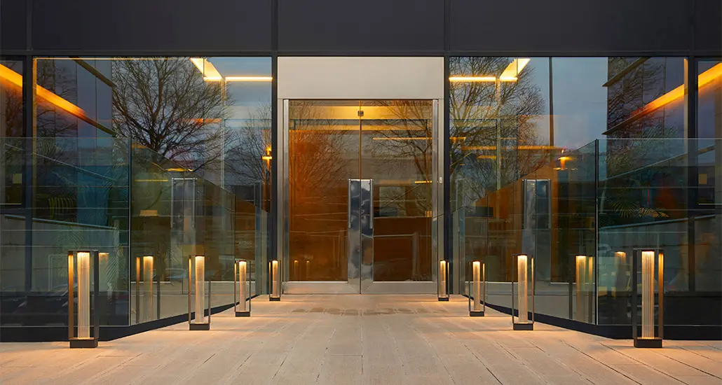 frame floor lamp is a contemporary LED outdoor lamp with metal and glass structure and is suitable for hospitality and contract spaces. Here Frame is placed in office space.
