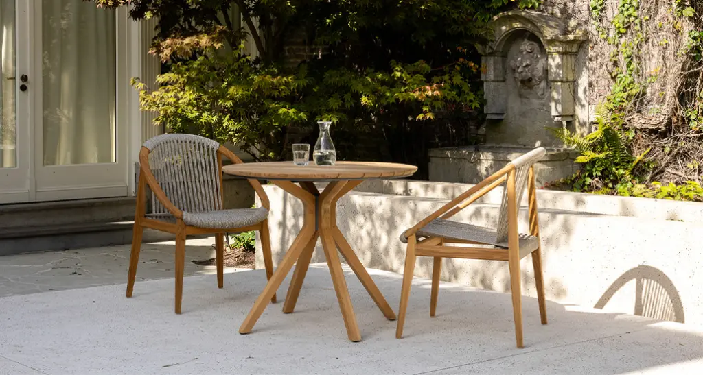 frida dining chair is a contemporary outdoor dining chair with oak and rope structure and is suitable for contract and hospitality spaces.